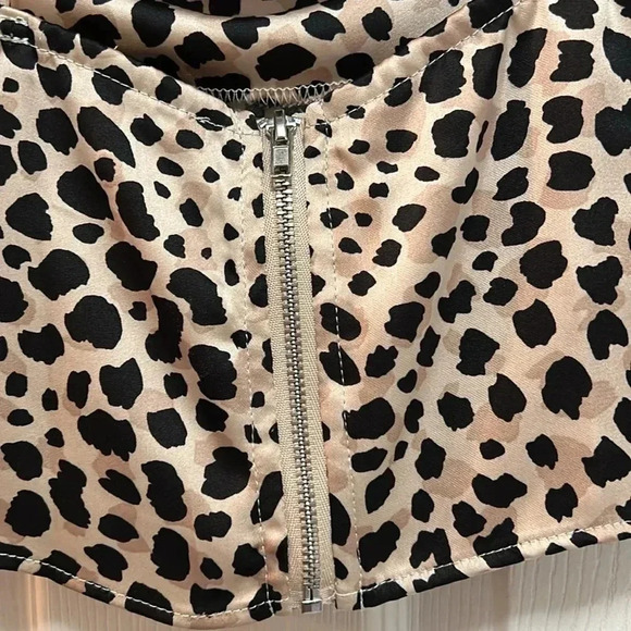 🐆🤍 Forever 21 Cheetah print animal print tank top in S EUC - Picture 7 of 9